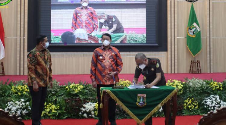 Penandatanganan Kesepakatan Bersama Antara Kejaksaan Tinggi Banten dan Pemerintah Daerah se-Provinsi Banten serta Penandatanganan Berita Acara Serah Terima Aset P3D Bidang Kelautan dan Perikanan