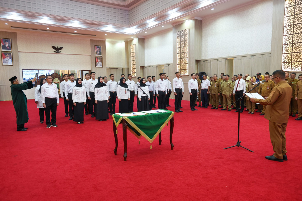 Gubernur Banten Andra Soni Tekankan Profesionalisme ASN saat Lantik CPNS dan Dokter Spesialis