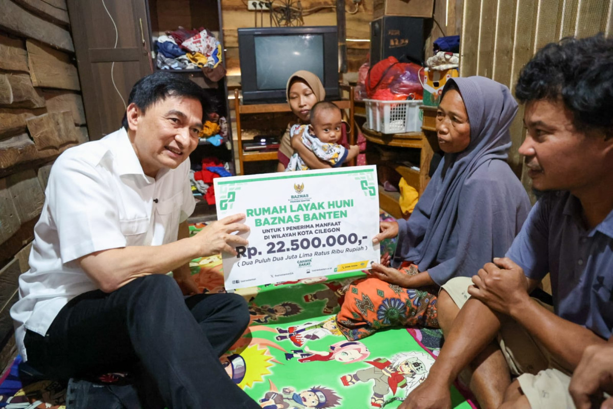 Pastikan Warganya Hidup Layak, Wagub Banten A Dimyati Natakusumah Serahkan Bantuan Perbaikan RTLH