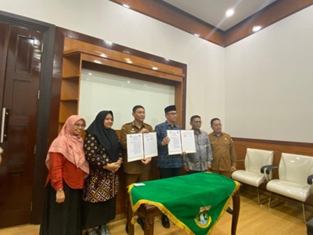 Penandatangan PKS antara Pemerintah Provinsi Banten dan Fisip untirta tentang Tri Dharma Perguruan Tinggi