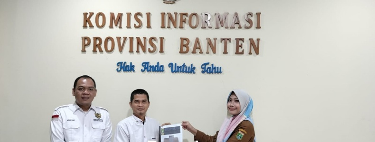 Biro Pemotda Setda Provinsi Banten Serahkan Laporan Layanan Informasi Publik Tahun 2024 ke Komisi Informasi Provinsi Banten