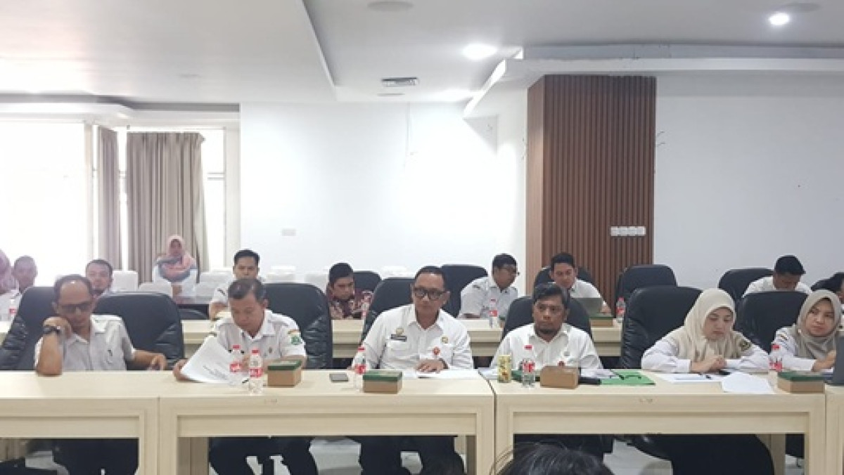 Rapat Kerja Efisiensi APBD Tahun 2025 dan Evaluasi Triwulan I bersama Komisi I DPRD Provinsi Banten