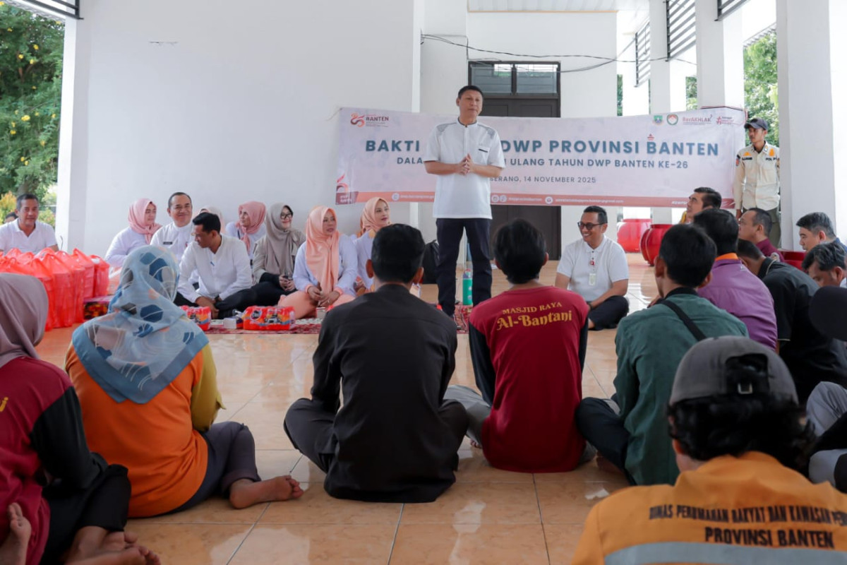 Sekda Deden Apresiasi Kinerja Pasukan Oranye yang Jaga Lingkungan Pusat Pemerintahan Banten