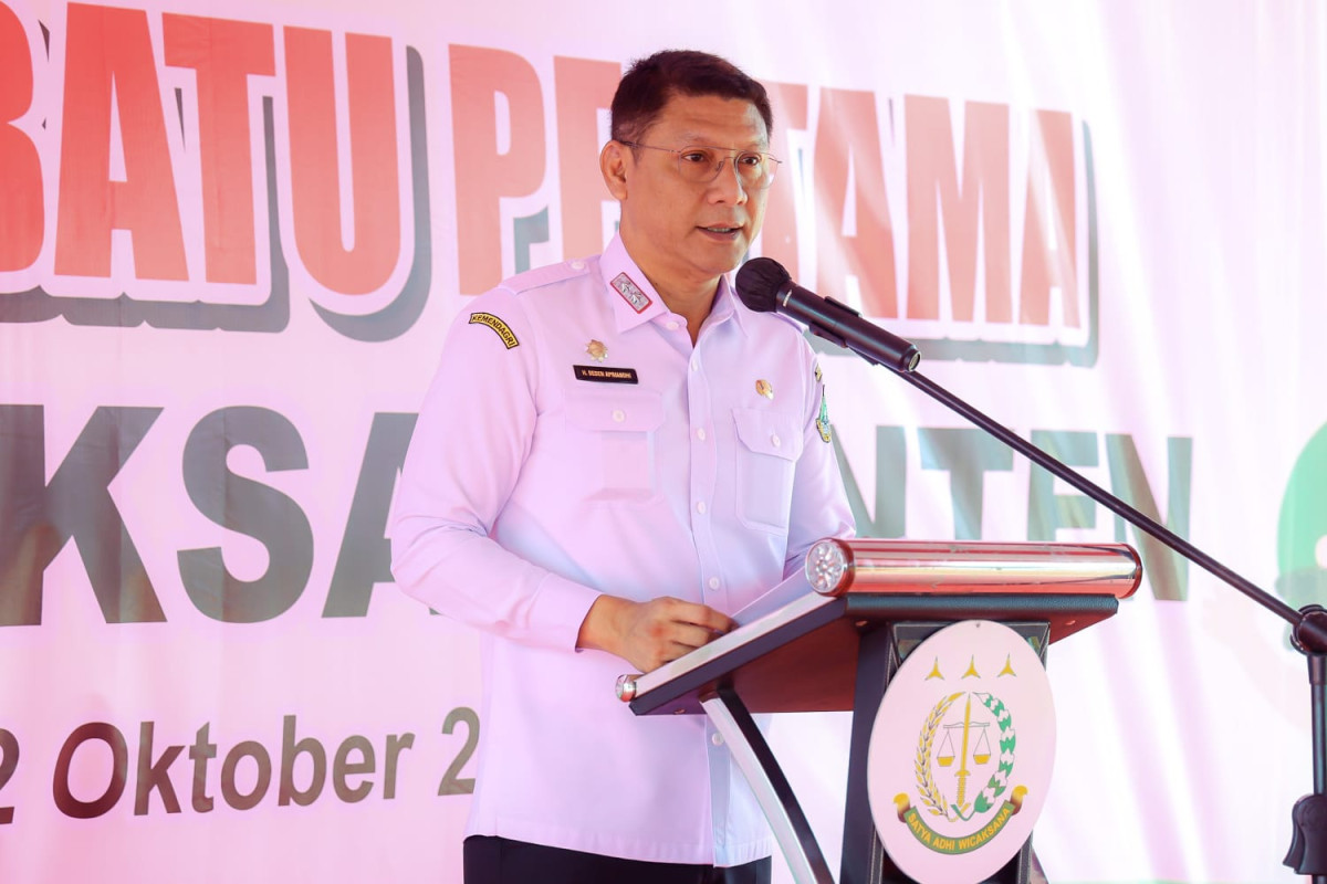 Pemprov Banten Luncurkan Gerakan Ayah Mengambil Rapor Anak ke Sekolah