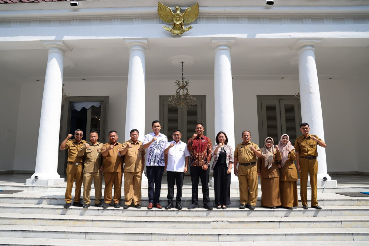 Terima Audiensi Cambridge Indonesia, Gubernur Andra Soni Jajaki Kerja Sama Peningkatan Mutu Pendidikan